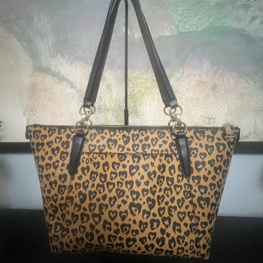 Coach Ava Wild Heart Tote Bag - Picture 4 of 10